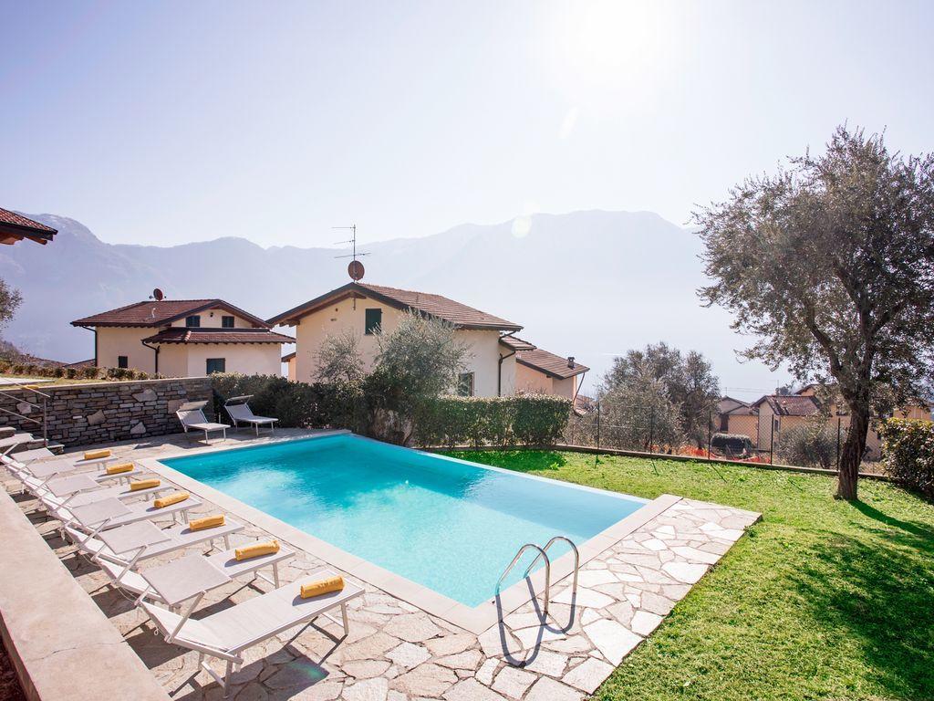 Vakantiehuis Ossuccio Grande C With Pool Sleeps 12 By Italian