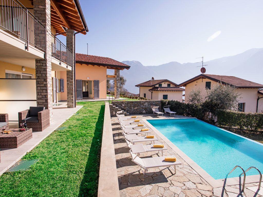 Vakantiehuis Ossuccio Grande C With Pool Sleeps 12 By Italian