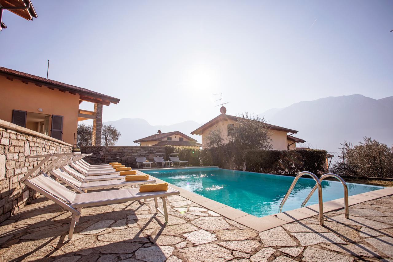 Vakantiehuis Ossuccio Grande C With Pool Sleeps 12 By Italian Como